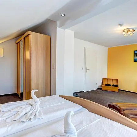Pension Zur Klause, Ferienzimmer 5 *